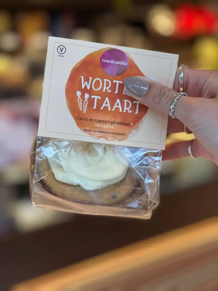 Glutenvrij, vegan en melkvrij gebakje carrot cake | Rose & Vanilla