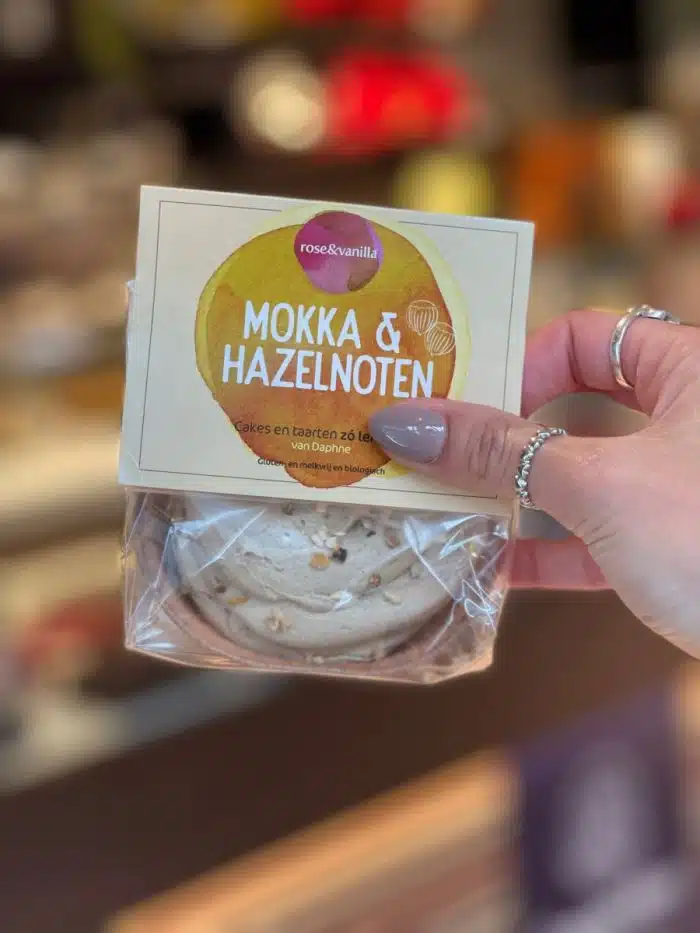 Glutenvrij en melkvrij gebakje mokka & hazelnoten | Rose & Vanilla