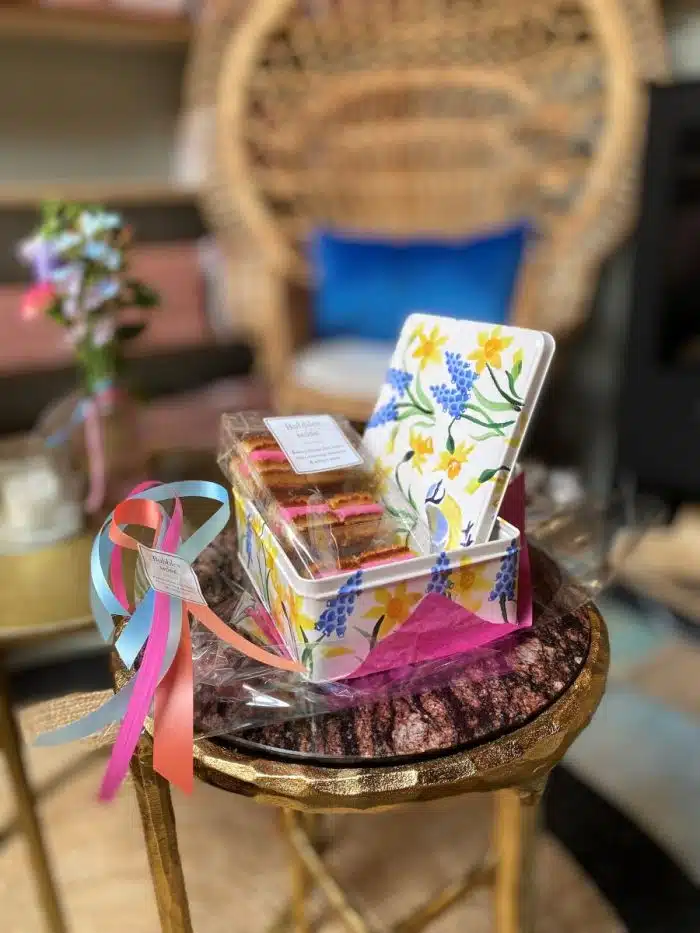 cadeaupakket koekblik emma bridgewater en koekjes