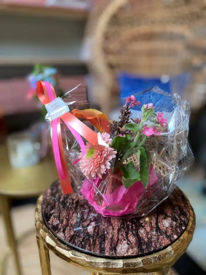 Boeketje inclusief vaasje | Verse- of kunstbloemen - Afbeelding 3