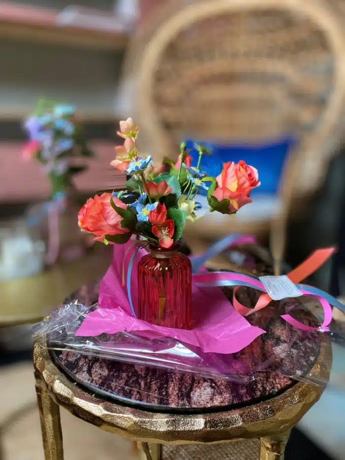 Boeketje inclusief vaasje | Verse- of kunstbloemen - Afbeelding 4