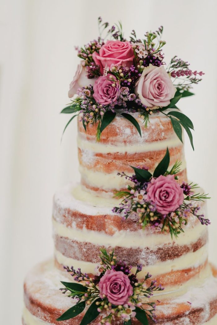 naked cake bruidstaart met echte bloemen