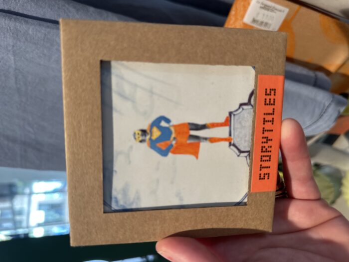 Vaderdagcadeau  | Tegel van Storytiles | rode cape