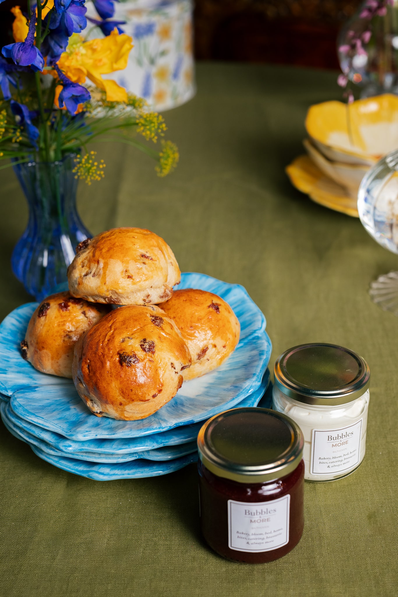 Huisgemaakte scones | Per stuk | Eventueel met huisgemaakt jam & clotted cream