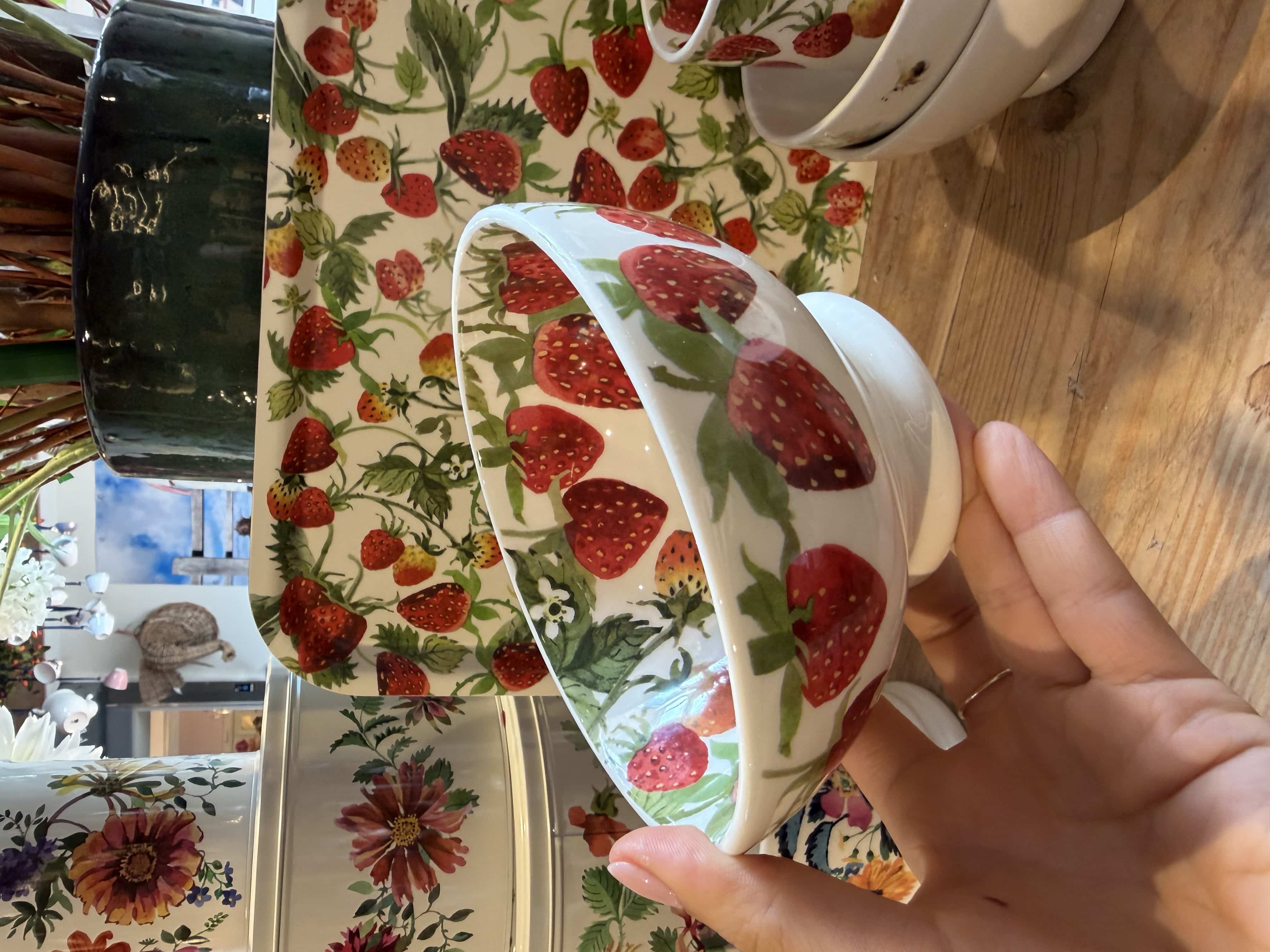 Strawberries French Bowl